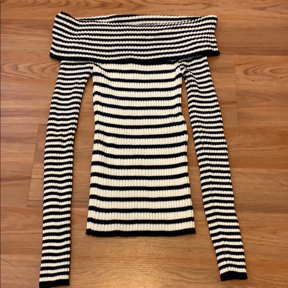 Ella Moss off shoulder top. - Picture 1 of 4